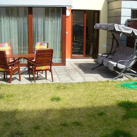Garden Apartment With Garage In Central פראג מראה חיצוני תמונה