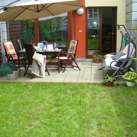 Garden Apartment With Garage In Central פראג מראה חיצוני תמונה