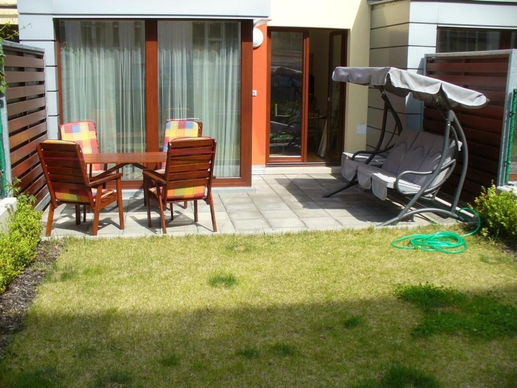 Garden Apartment With Garage In Central פראג מראה חיצוני תמונה