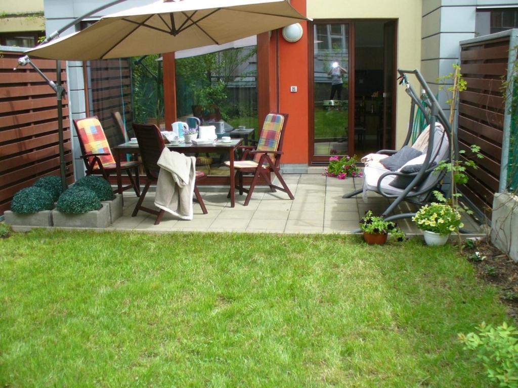 Garden Apartment With Garage In Central פראג מראה חיצוני תמונה